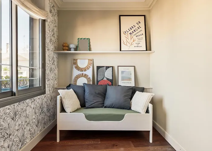 Enjoy Augustina's Grand Family Apartment Barcelona