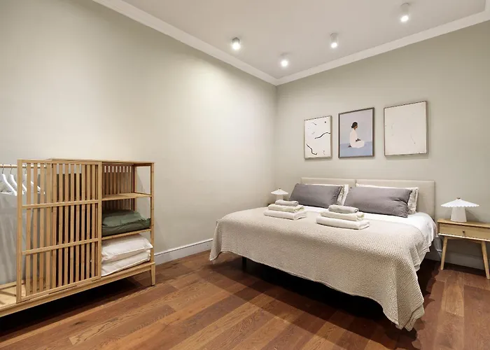 Enjoy Augustina's Grand Family Apartment *