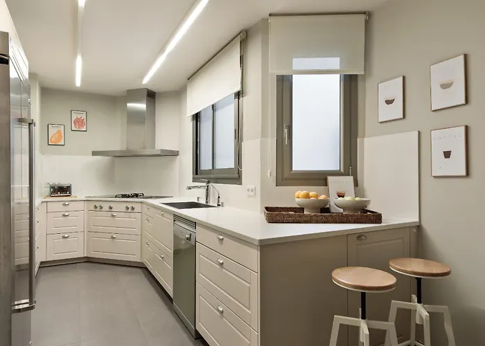 Enjoy Augustina's Grand Family Apartment *