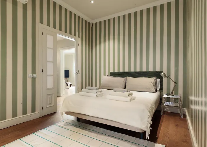 Enjoy Augustina's Grand Family Apartment *