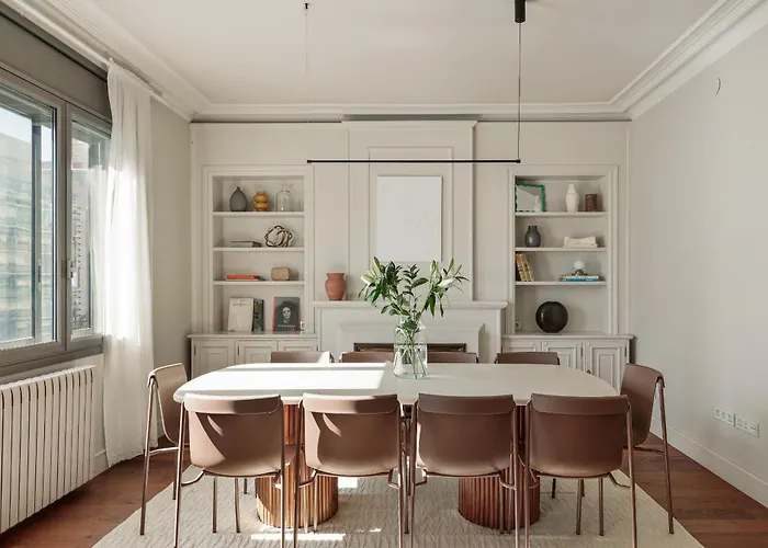 Enjoy Augustina's Grand Family Apartment