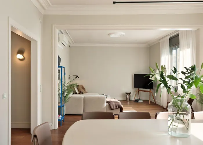 Enjoy Augustina's Grand Family Apartment *