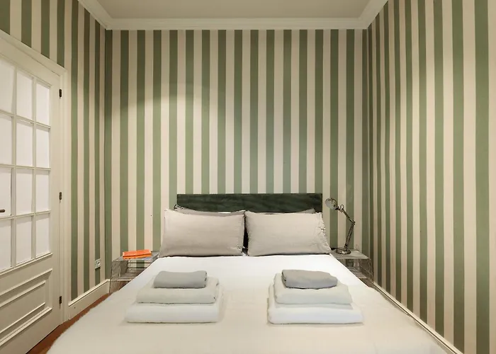 Enjoy Augustina's Grand Family Apartment Barcelona