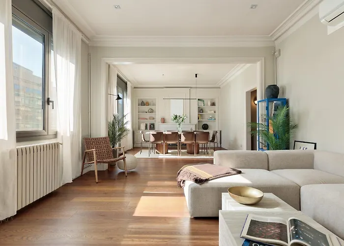 Enjoy Augustina's Grand Family Apartment